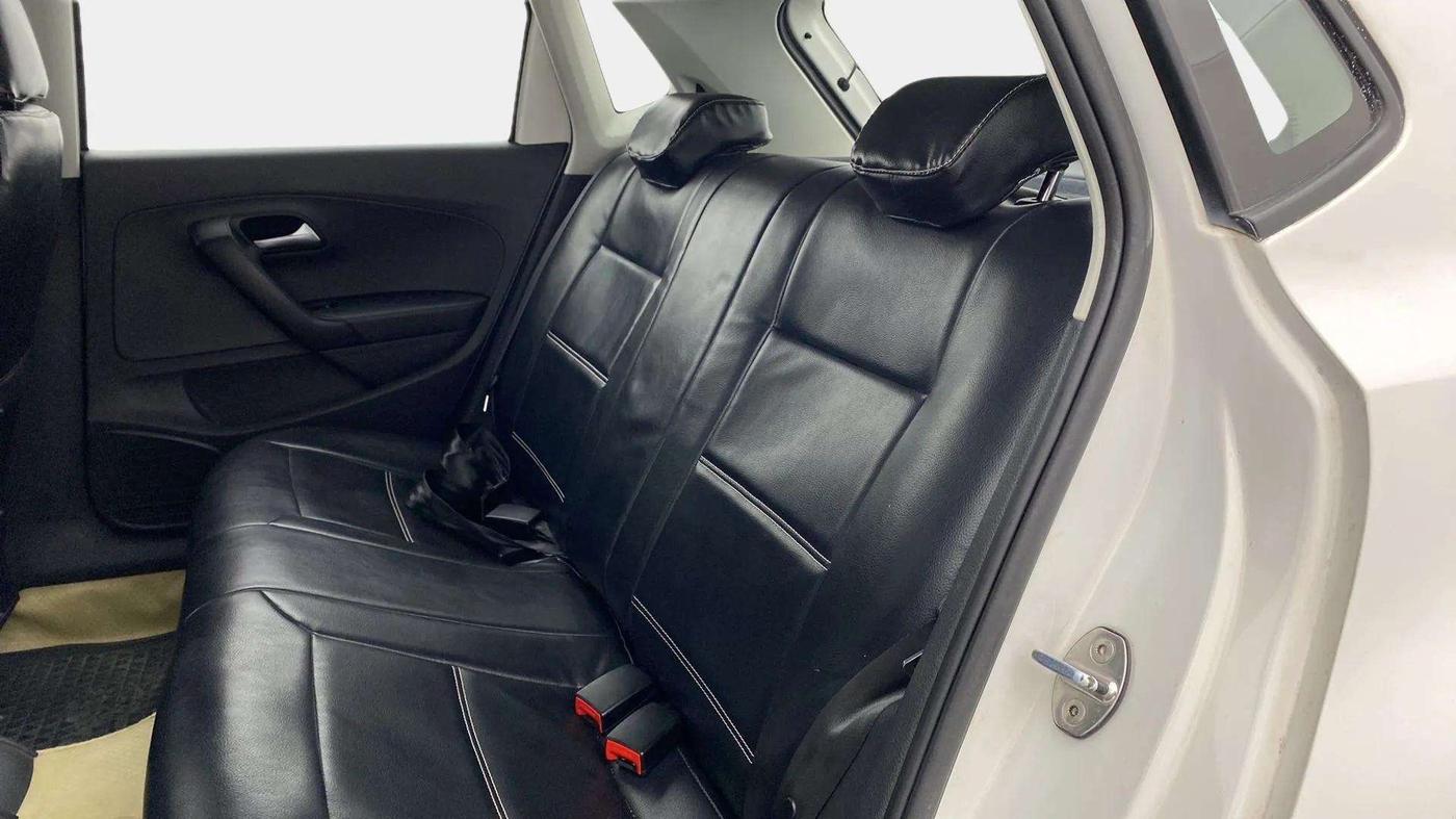 2016 Volkswagen Polo COMFORTLINE 1.2L, Petrol, Manual, 58,959 km, Right Side Rear Door Cabin