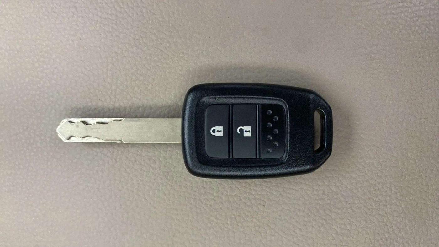 2016 Honda City 1.5L I-VTEC V MT, Petrol, Manual, 17,705 km, Key Close Up
