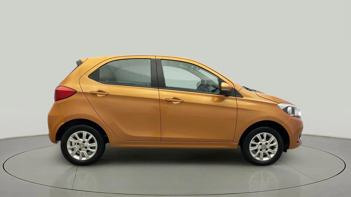 2018 Tata Tiago XZA PETROL, Petrol, Automatic, 17,160 km, Right Side View