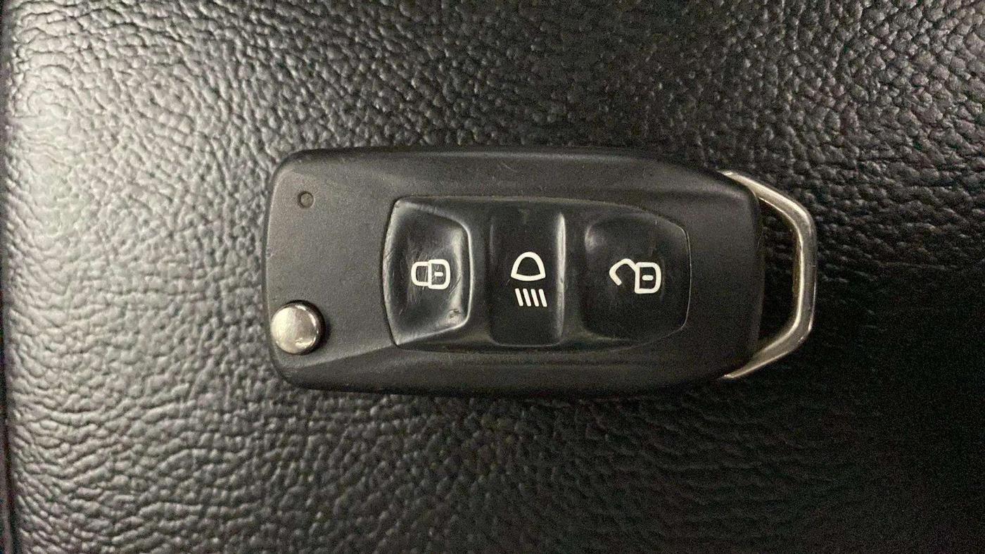 2018 Tata Tiago XZA PETROL, Petrol, Automatic, 17,160 km, Key Close Up