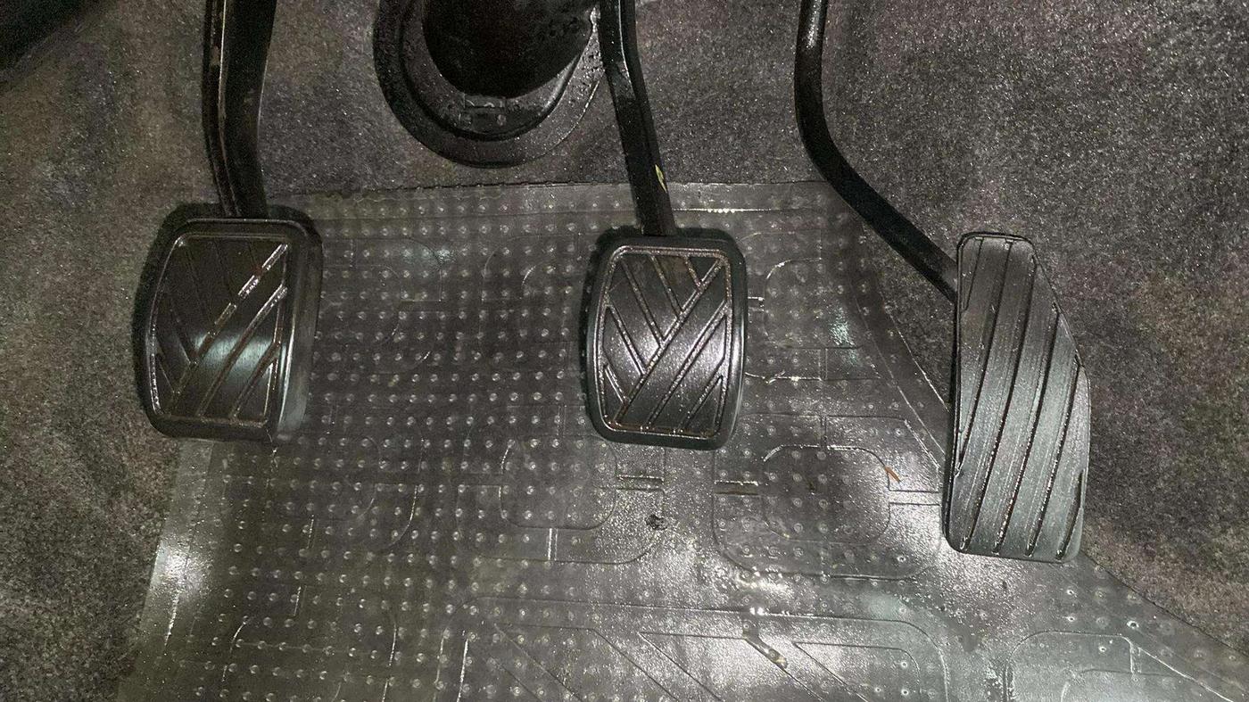 2015 Maruti Wagon R 1.0 VXI, Petrol, Manual, 29,061 km, Pedals