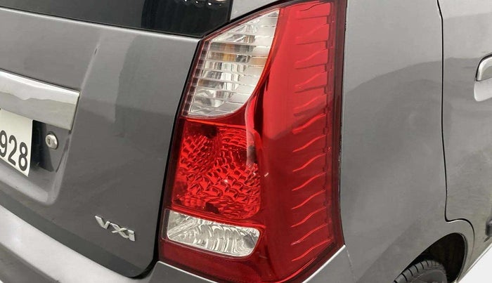 2015 Maruti Wagon R 1.0 VXI, Petrol, Manual, 29,034 km, Left tail light - Minor damage