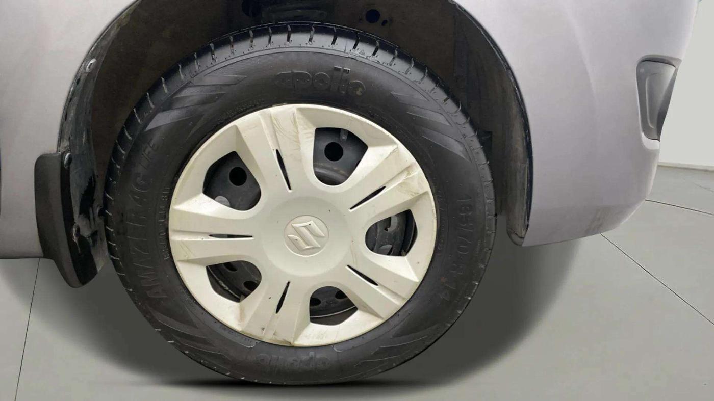 2015 Maruti Wagon R 1.0 VXI, Petrol, Manual, 29,061 km, Right Front Wheel