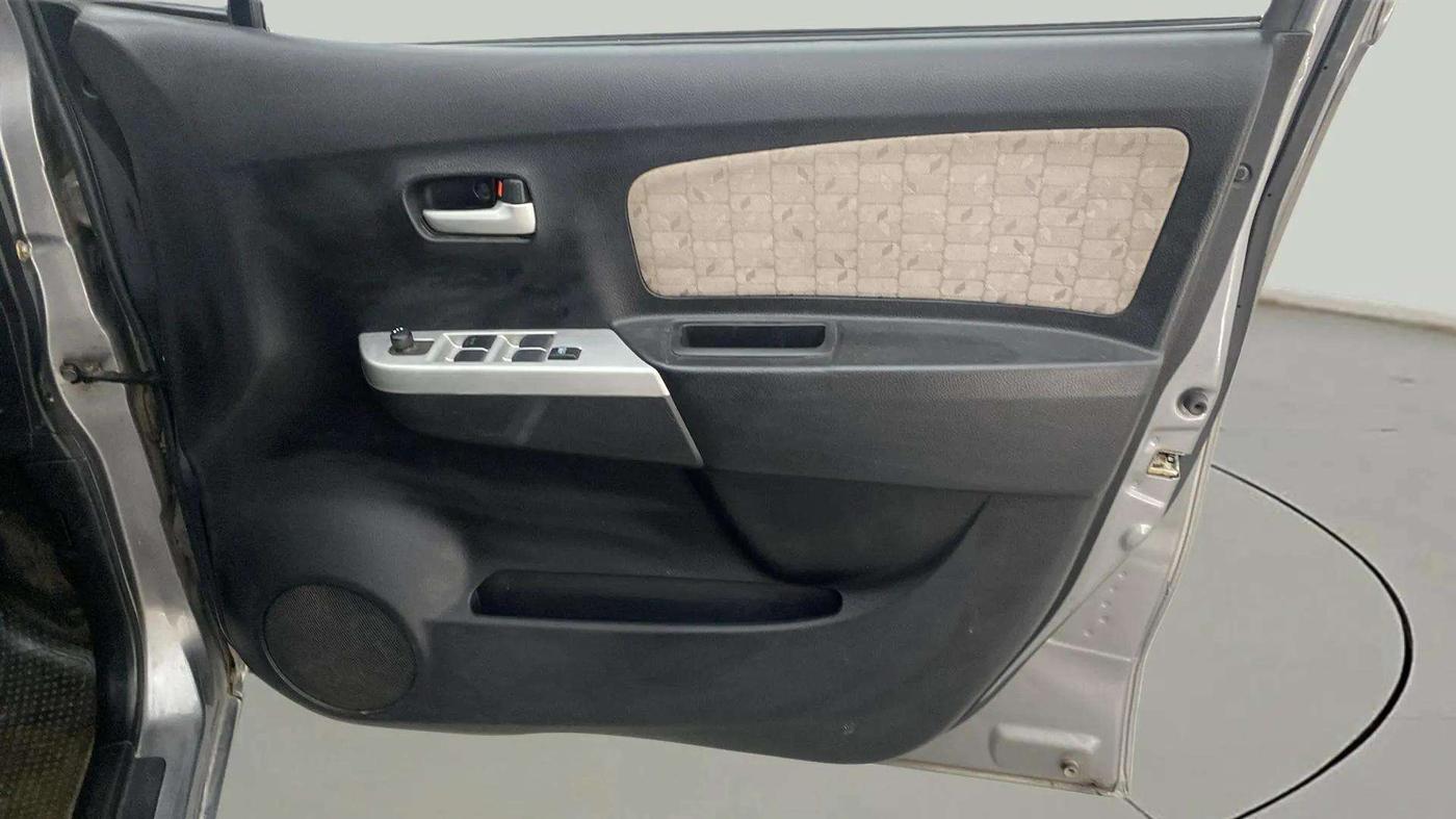 2015 Maruti Wagon R 1.0 VXI, Petrol, Manual, 29,061 km, Driver Side Door Panels Control