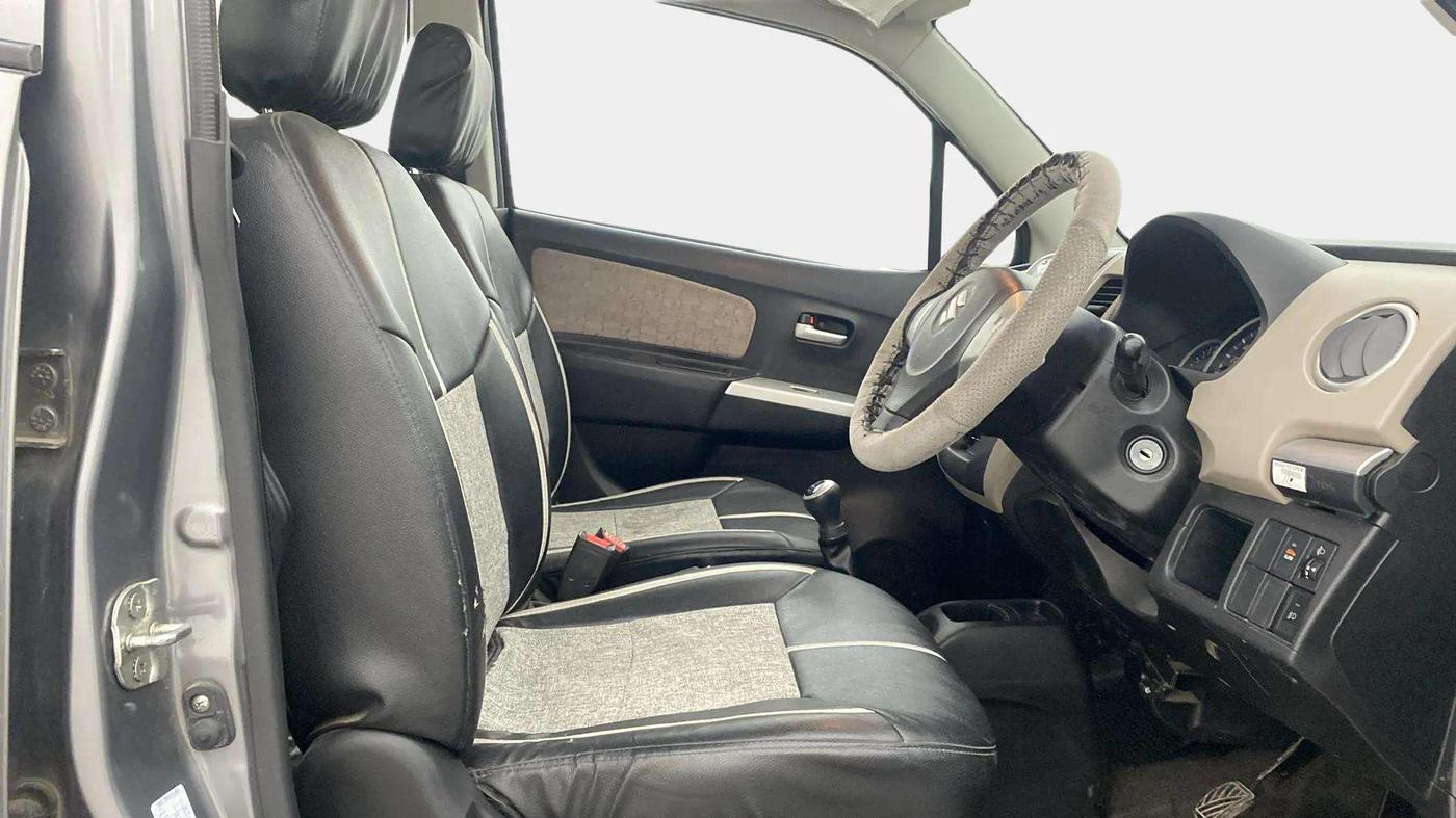 2015 Maruti Wagon R 1.0 VXI, Petrol, Manual, 29,061 km, Right Side Front Door Cabin
