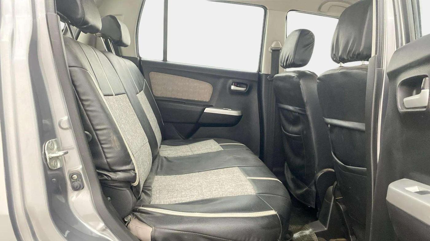 2015 Maruti Wagon R 1.0 VXI, Petrol, Manual, 29,061 km, Right Side Rear Door Cabin