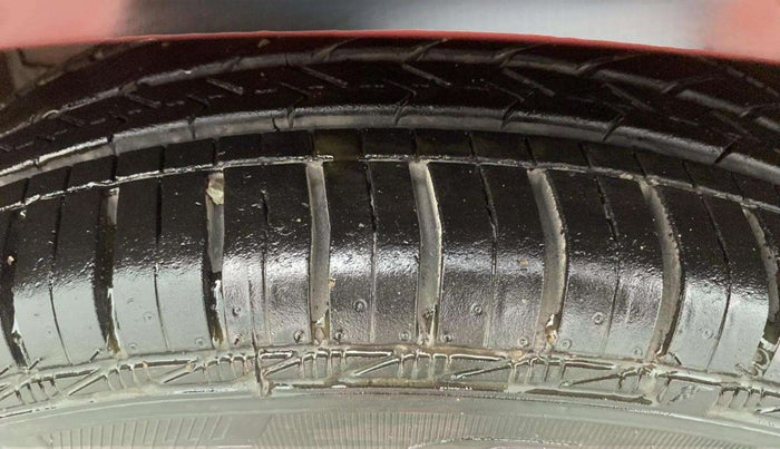 2019 Maruti Celerio VXI (O) CNG, CNG, Manual, 34,735 km, Left Front Tyre Tread