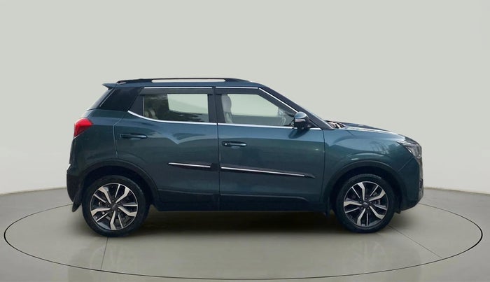 2020 Mahindra XUV300 W8 (O) 1.5 DIESEL AMT, Diesel, Automatic, 28,479 km, Right Side View