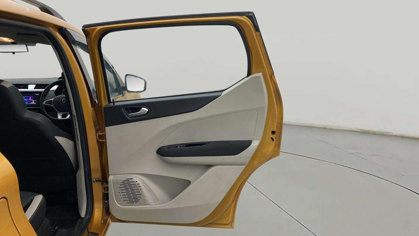 2020 Renault TRIBER RXZ AMT, Petrol, Automatic, 31,318 km, RHS Rear Door