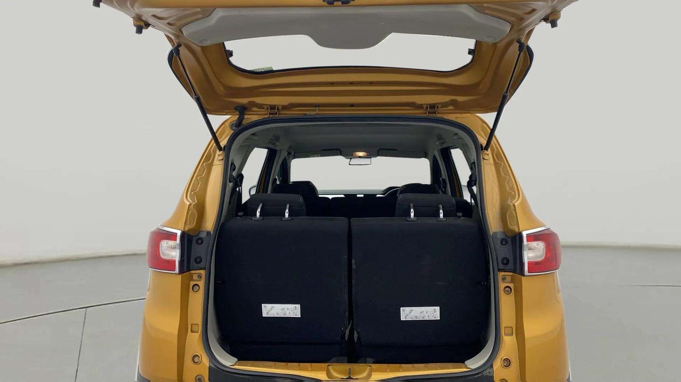 2020 Renault TRIBER RXZ AMT, Petrol, Automatic, 31,318 km, Boot Open Zoomed View