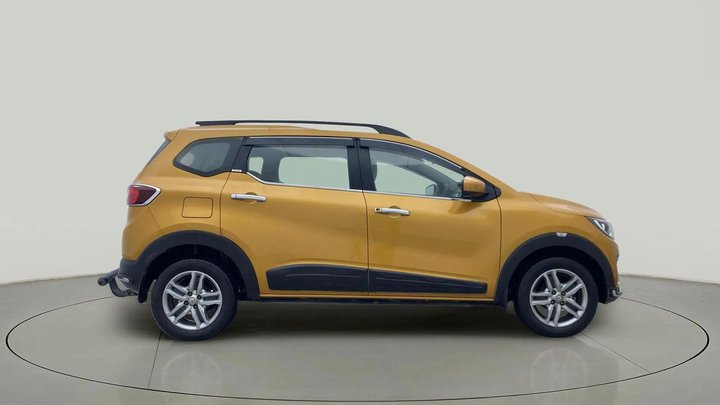 2020 Renault TRIBER RXZ AMT, Petrol, Automatic, 31,318 km, Right Side View
