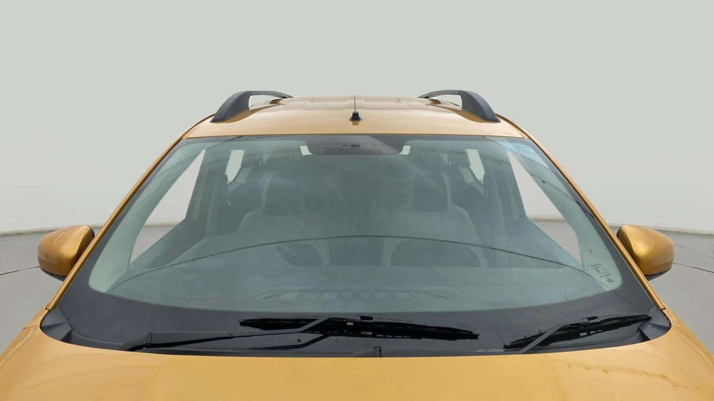 2020 Renault TRIBER RXZ AMT, Petrol, Automatic, 31,318 km, Front Windshield