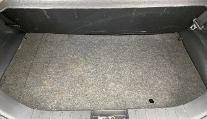 2017 Maruti Alto 800 VXI, Petrol, Manual, 97,255 km, Boot Inside
