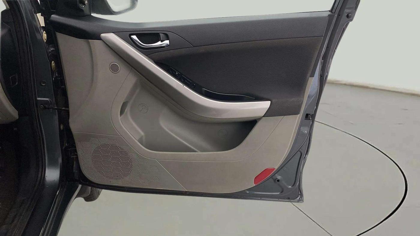 2019 Tata NEXON XZ PLUS PETROL, Petrol, Manual, 63,962 km, Driver Side Door Panels Control