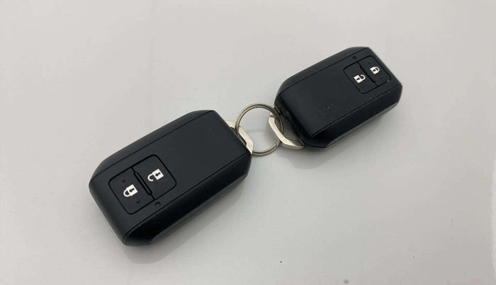 2023 Maruti Baleno ZETA PETROL 1.2, Petrol, Manual, 30,785 km, Key Close Up