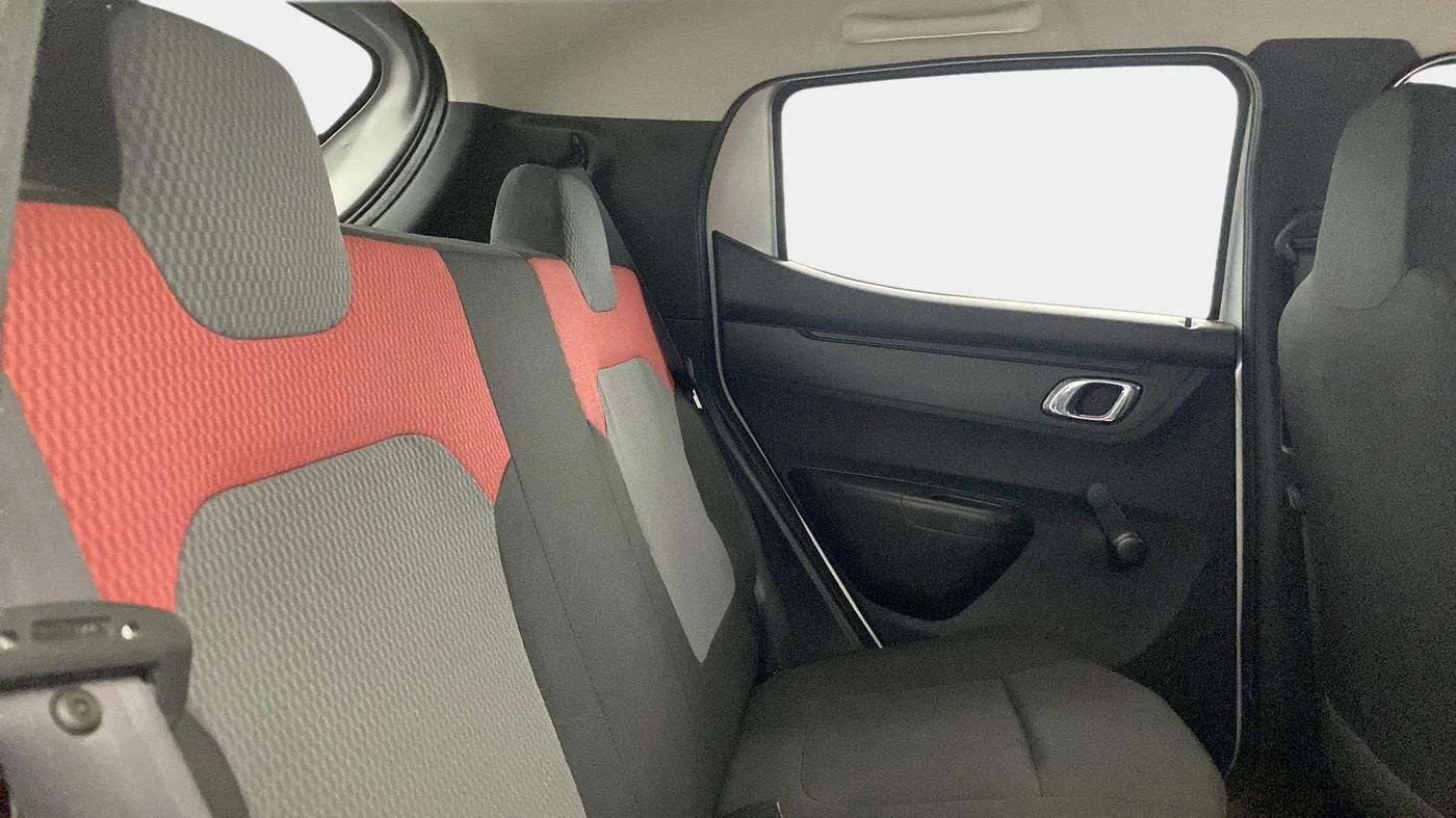 2019 Renault Kwid RXT 1.0 (O), Petrol, Manual, 27,354 km, Right Side Rear Door Cabin