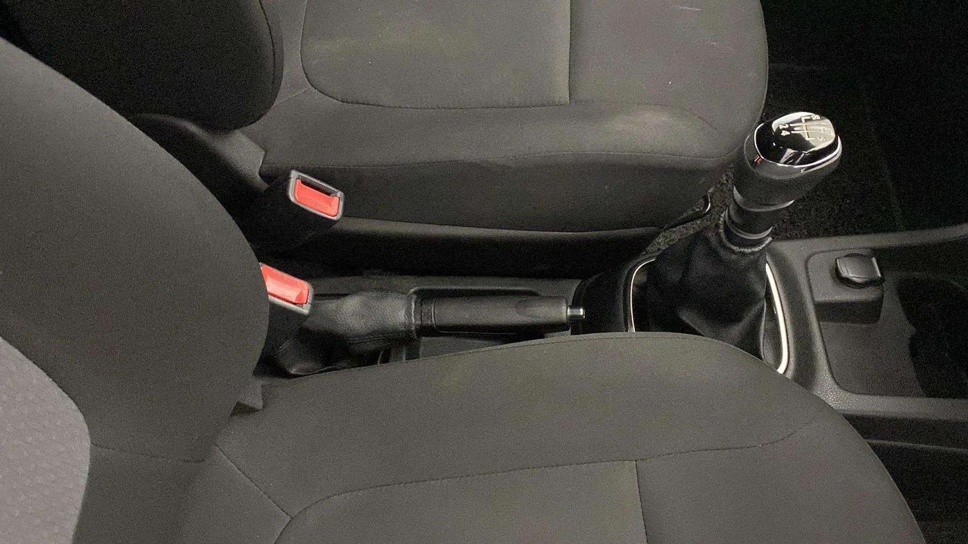 2019 Renault Kwid RXT 1.0 (O), Petrol, Manual, 27,354 km, Gear Lever