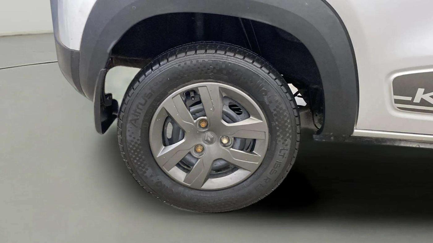 2019 Renault Kwid RXT 1.0 (O), Petrol, Manual, 27,354 km, Right Rear Wheel