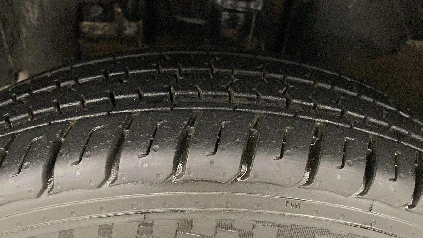 2019 Renault Kwid RXT 1.0 (O), Petrol, Manual, 27,354 km, Left Front Tyre Tread