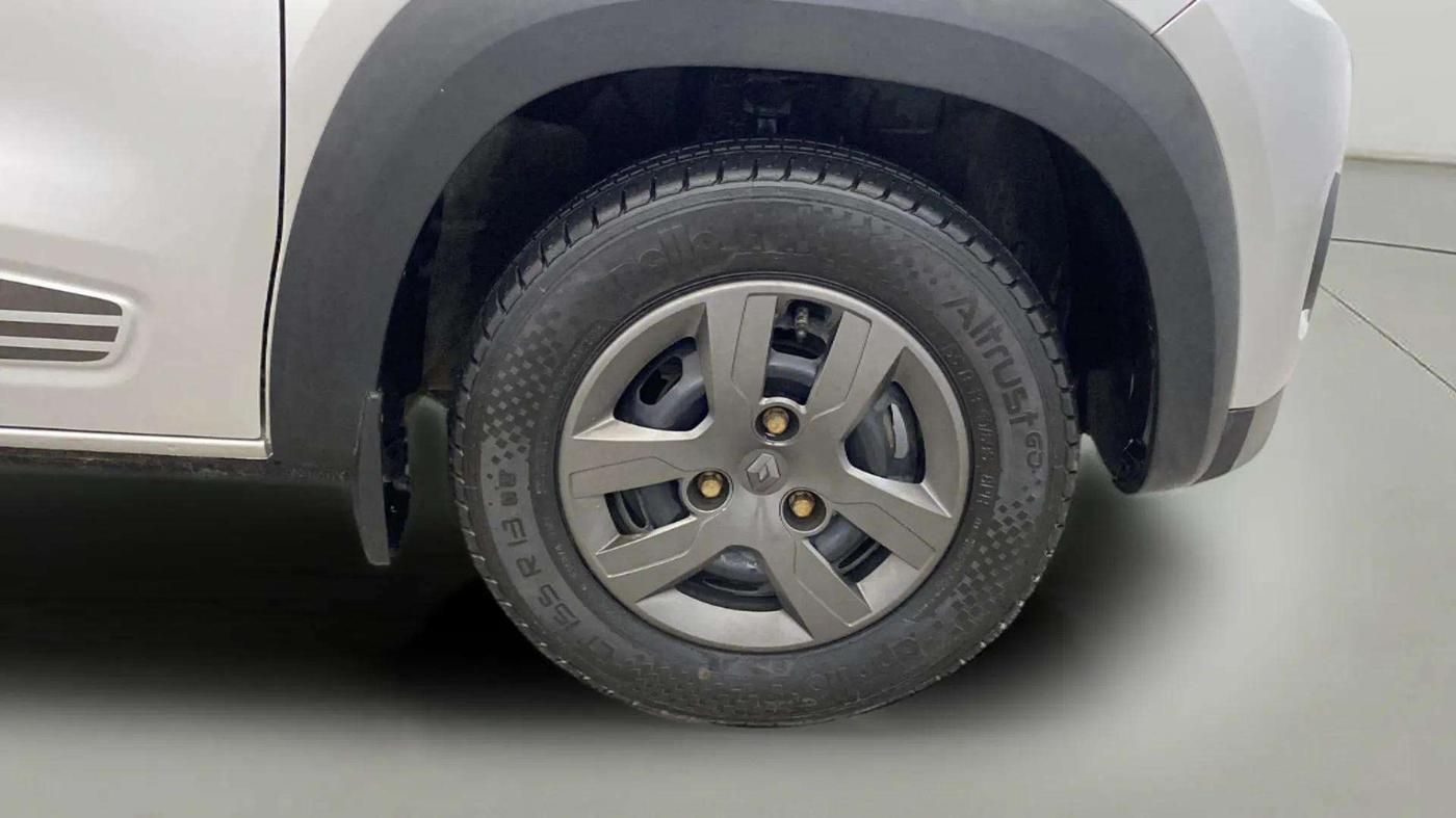 2019 Renault Kwid RXT 1.0 (O), Petrol, Manual, 27,354 km, Right Front Wheel