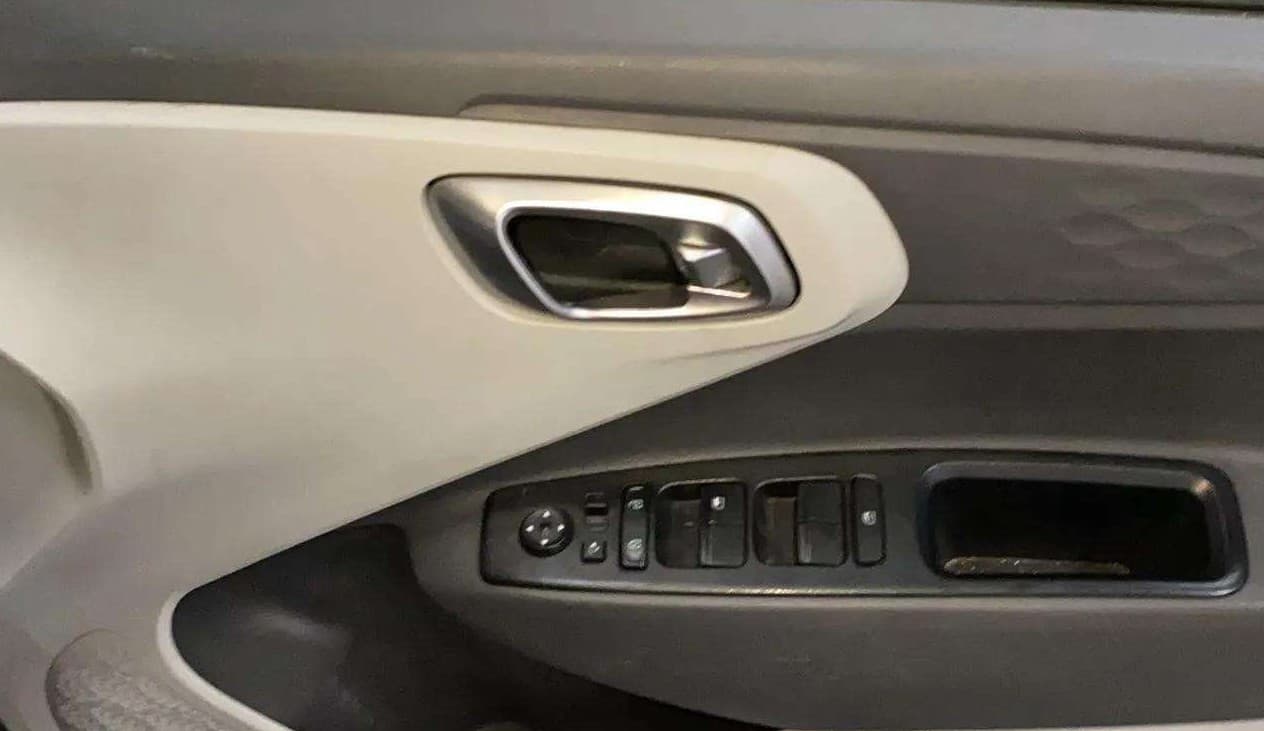 2021 Hyundai GRAND I10 NIOS SPORTZ AMT 1.2 KAPPA VTVT, Petrol, Automatic, 38,796 km, Driver Side Door Panels Control