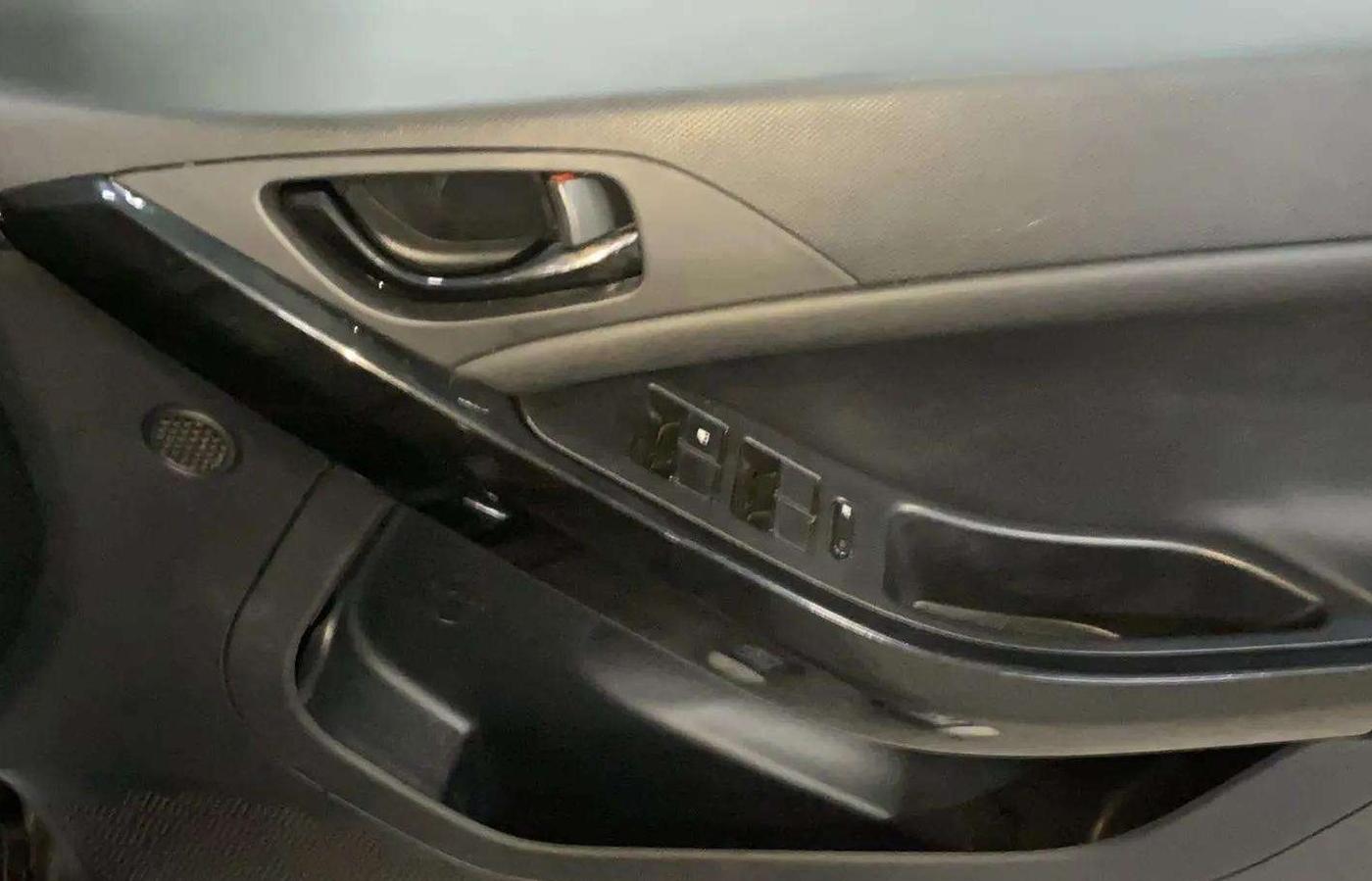 2023 Tata NEXON XZ PLUS PETROL SUNROOF DARK EDITION, Petrol, Manual, 36,511 km, Driver Side Door Panels Control