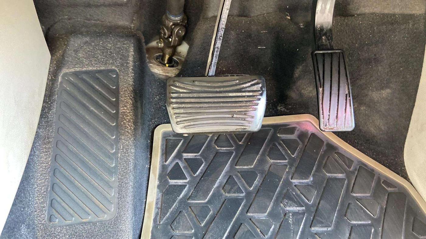 2020 Mahindra XUV300 W8 1.5 DIESEL AMT, Diesel, Automatic, 96,165 km, Pedals