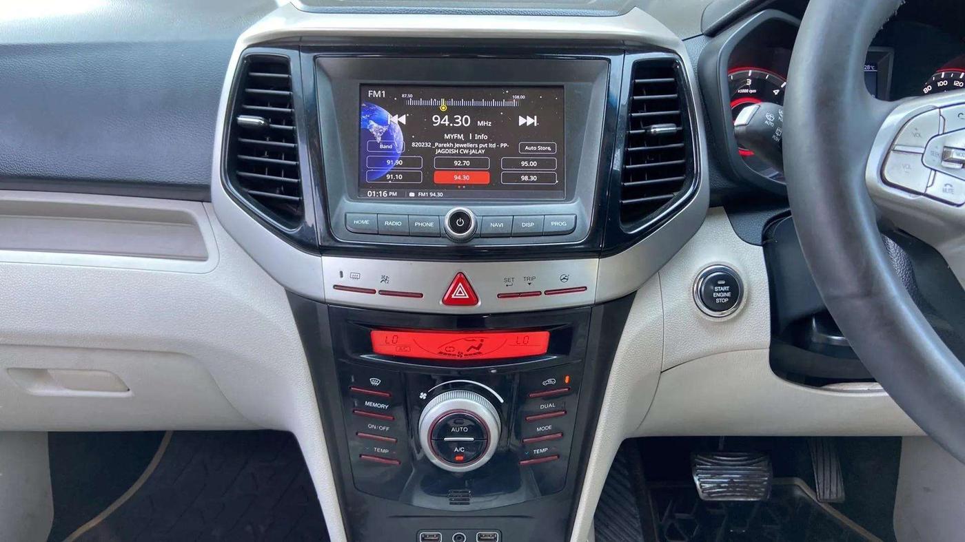 2020 Mahindra XUV300 W8 1.5 DIESEL AMT, Diesel, Automatic, 96,165 km, Air Conditioner