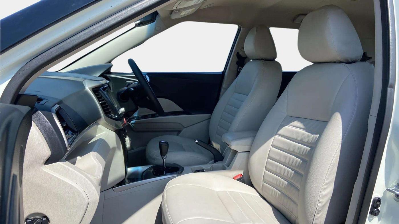2020 Mahindra XUV300 W8 1.5 DIESEL AMT, Diesel, Automatic, 96,165 km, Right Side Front Door Cabin