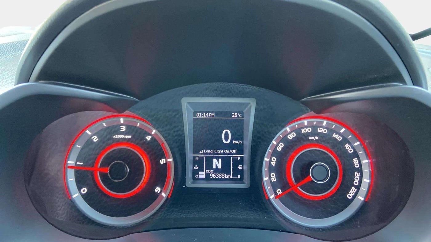 2020 Mahindra XUV300 W8 1.5 DIESEL AMT, Diesel, Automatic, 96,165 km, Odometer Image