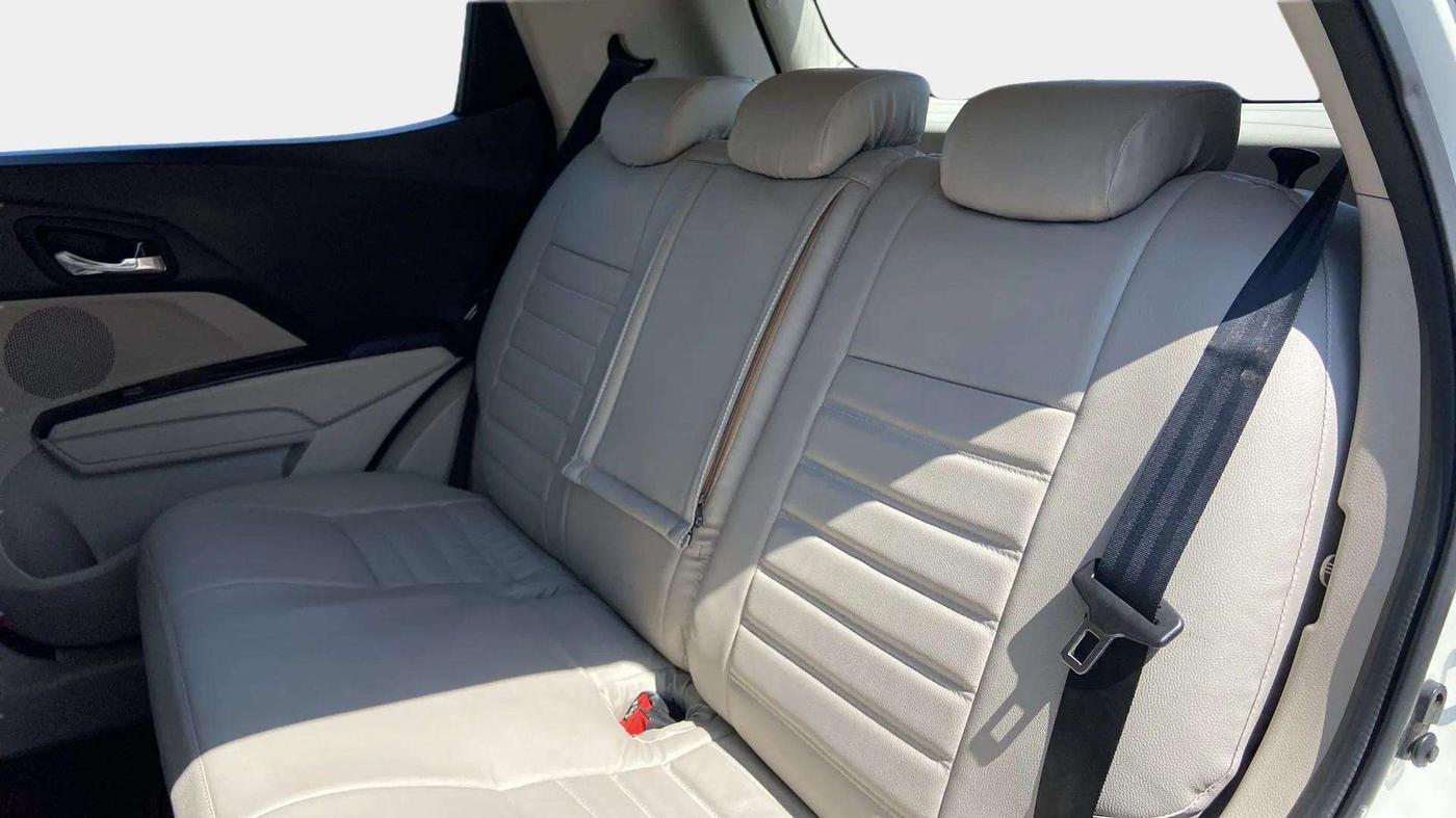 2020 Mahindra XUV300 W8 1.5 DIESEL AMT, Diesel, Automatic, 96,165 km, Right Side Rear Door Cabin