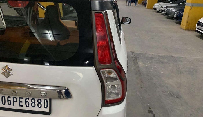 2021 Maruti New Wagon-R VXI 1.2, Petrol, Manual, 12,187 km, Right tail light - Chrome has minor damage