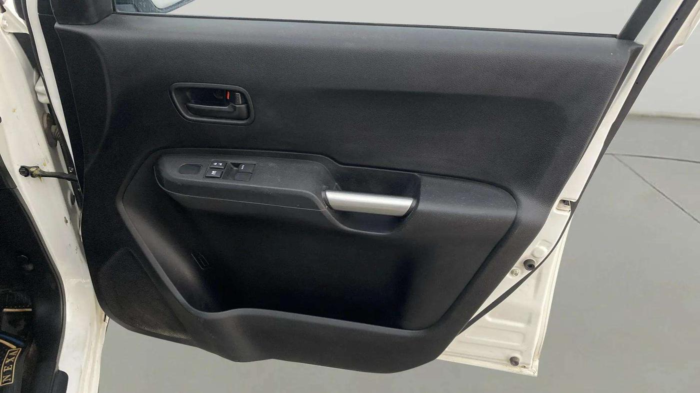 2020 Maruti IGNIS SIGMA 1.2, Petrol, Manual, 15,767 km, Driver Side Door Panels Control