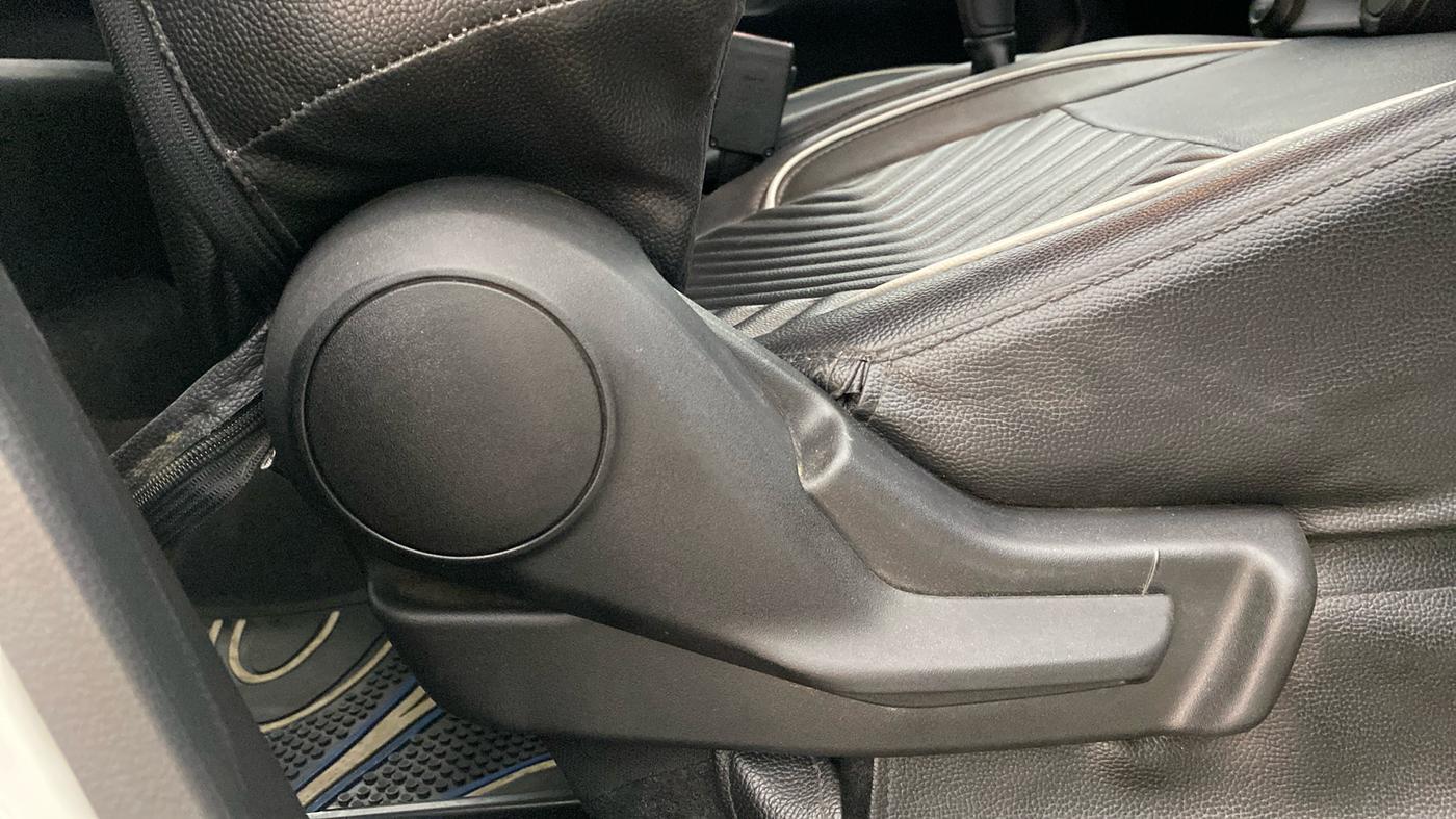 2020 Maruti IGNIS SIGMA 1.2, Petrol, Manual, 15,767 km, Driver Side Adjustment Panel