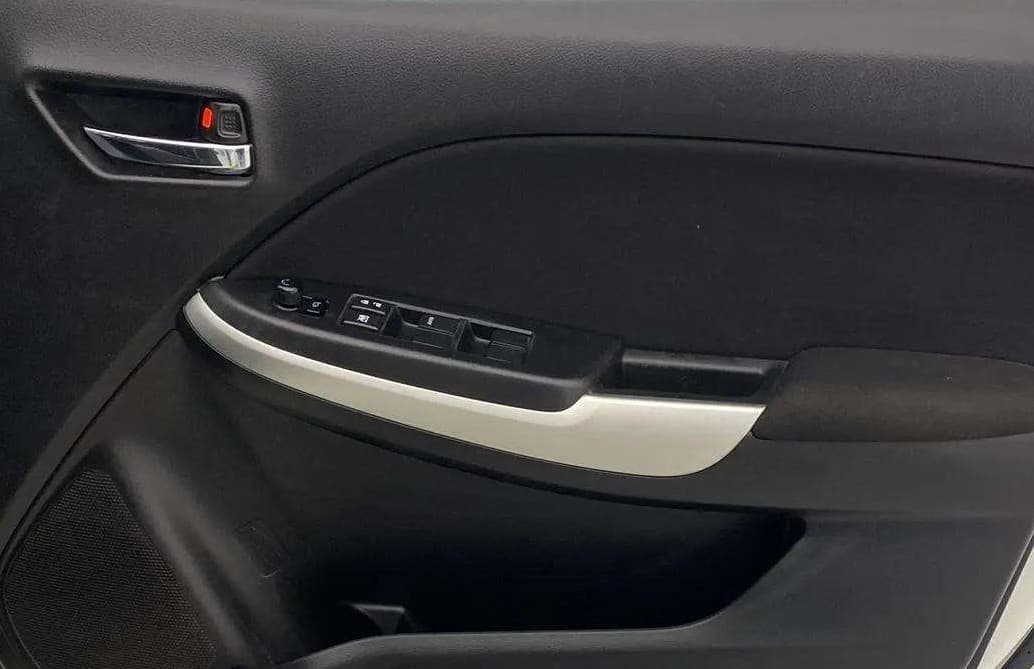 2017 Maruti Baleno DELTA PETROL 1.2, Petrol, Manual, 55,747 km, Driver Side Door Panels Control