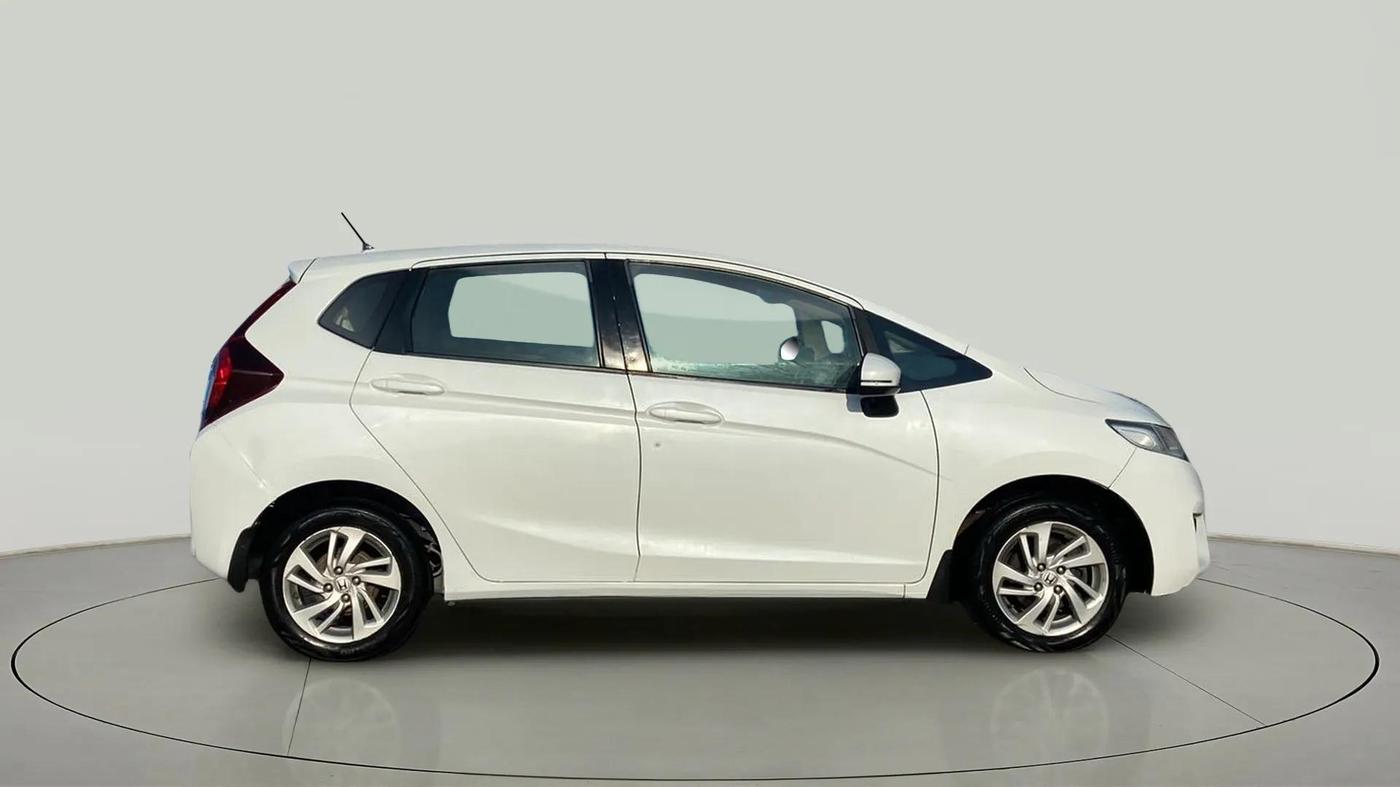 2015 Honda Jazz 1.2L I-VTEC V AT, Petrol, Automatic, 1,10,023 km, Right Side View