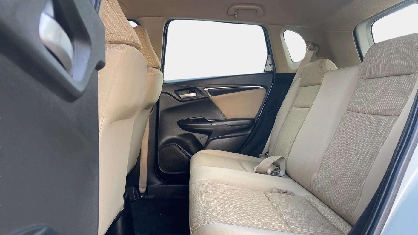 2015 Honda Jazz 1.2L I-VTEC V AT, Petrol, Automatic, 1,10,023 km, Right Side Rear Door Cabin