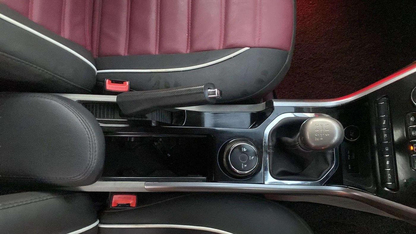 2018 Tata NEXON XZ PLUS PETROL, Petrol, Manual, 27,402 km, Gear Lever