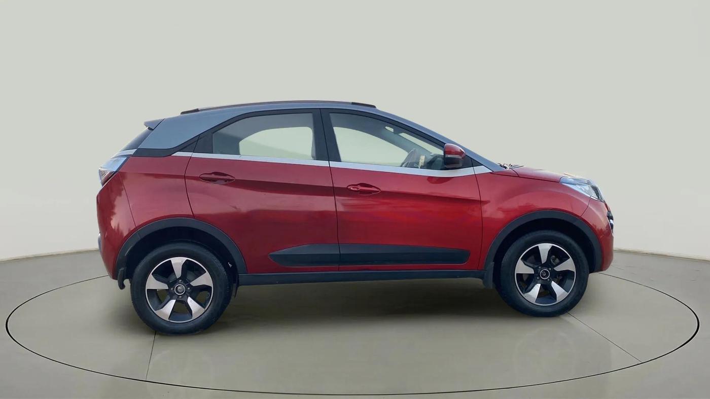 2018 Tata NEXON XZ PLUS PETROL, Petrol, Manual, 27,402 km, Right Side View