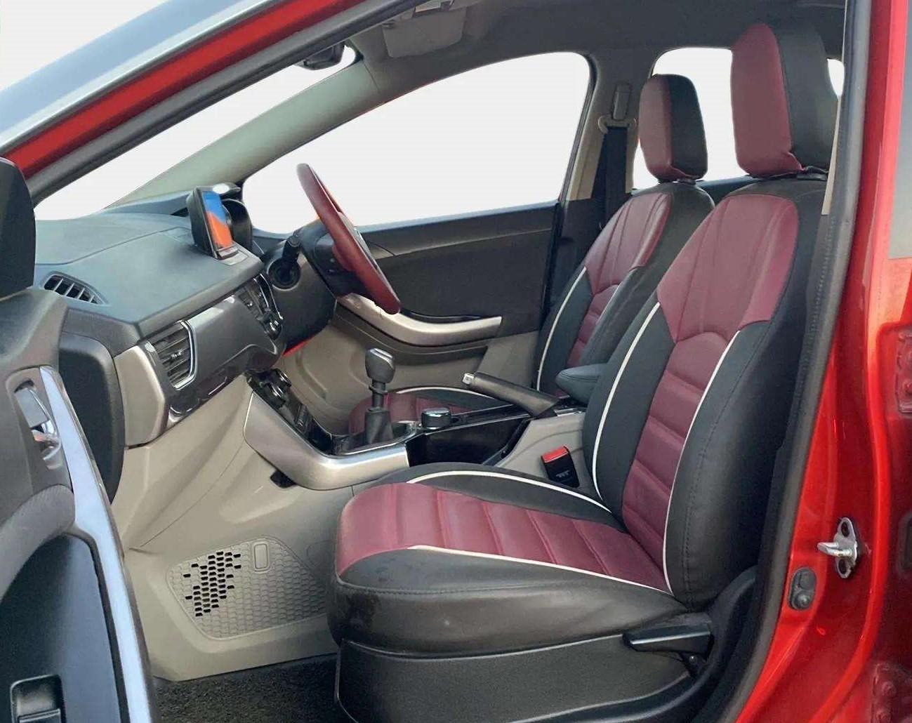 2018 Tata NEXON XZ PLUS PETROL, Petrol, Manual, 27,402 km, Right Side Front Door Cabin
