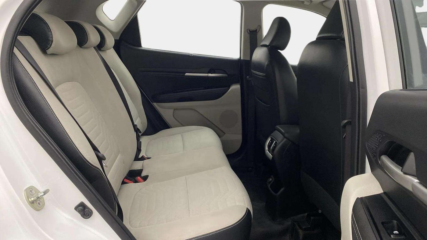 2023 KIA SONET HTX 1.0 IMT, Petrol, Manual, 42,583 km, Right Side Rear Door Cabin
