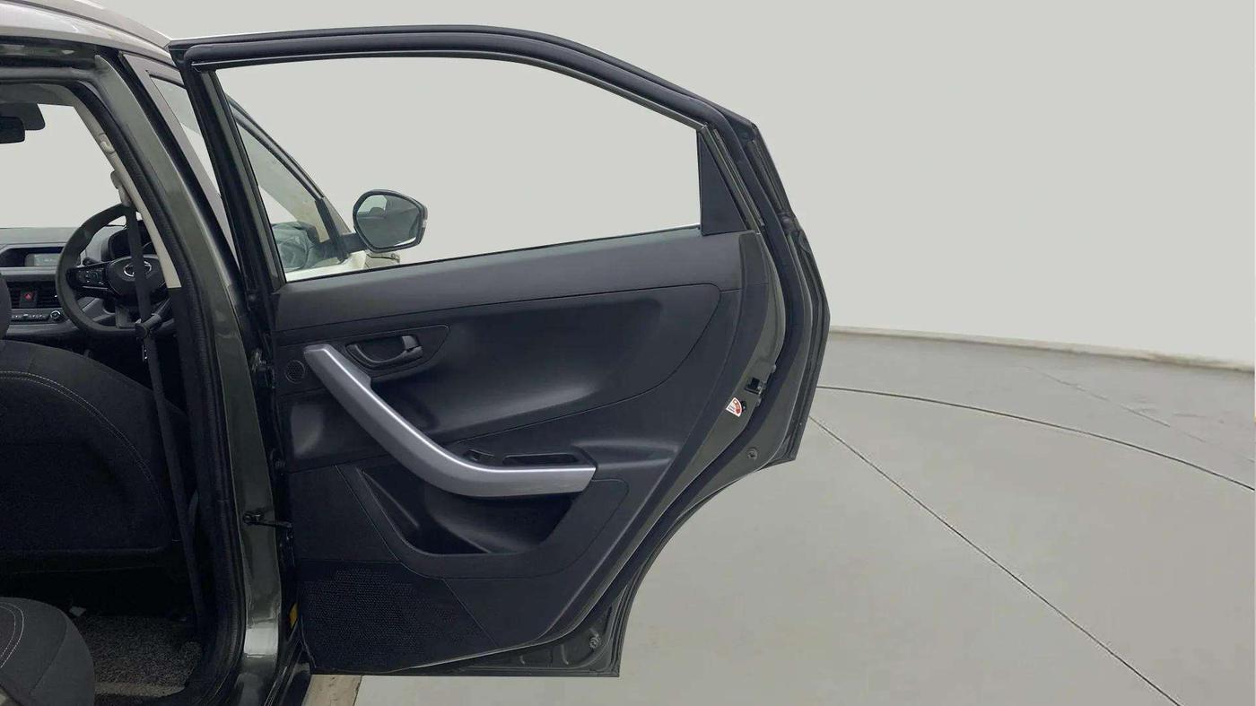 2021 Tata NEXON XMA SUNROOF PETROL, Petrol, Automatic, 9,602 km, RHS Rear Door
