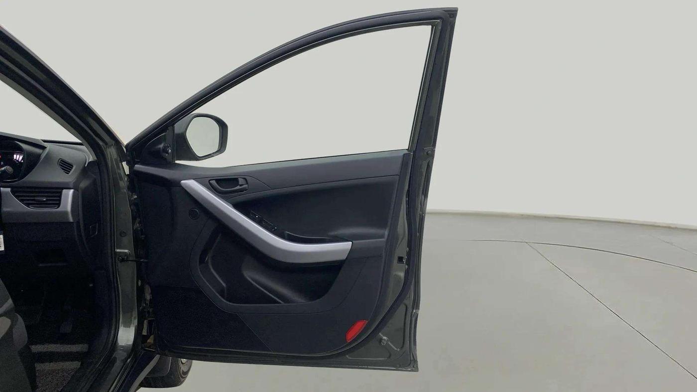 2021 Tata NEXON XMA SUNROOF PETROL, Petrol, Automatic, 9,602 km, RHS Front Door