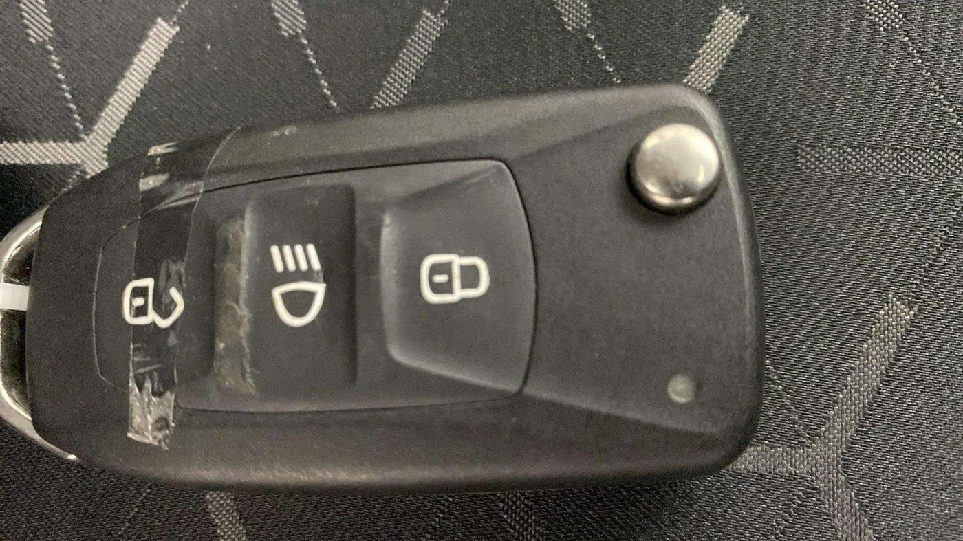 2021 Tata NEXON XMA SUNROOF PETROL, Petrol, Automatic, 9,602 km, Key Close Up