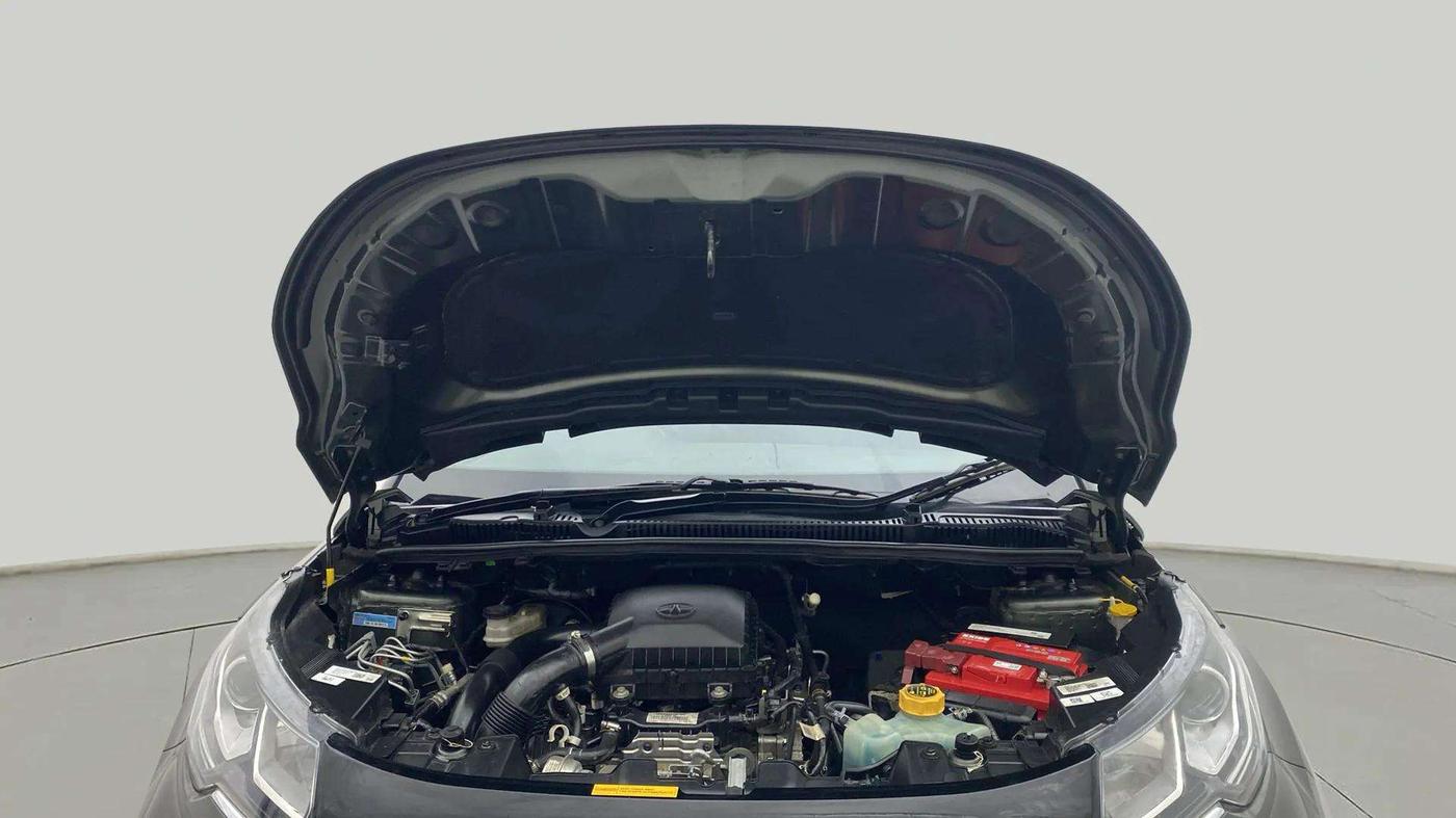 2021 Tata NEXON XMA SUNROOF PETROL, Petrol, Automatic, 9,602 km, Open Bonet
