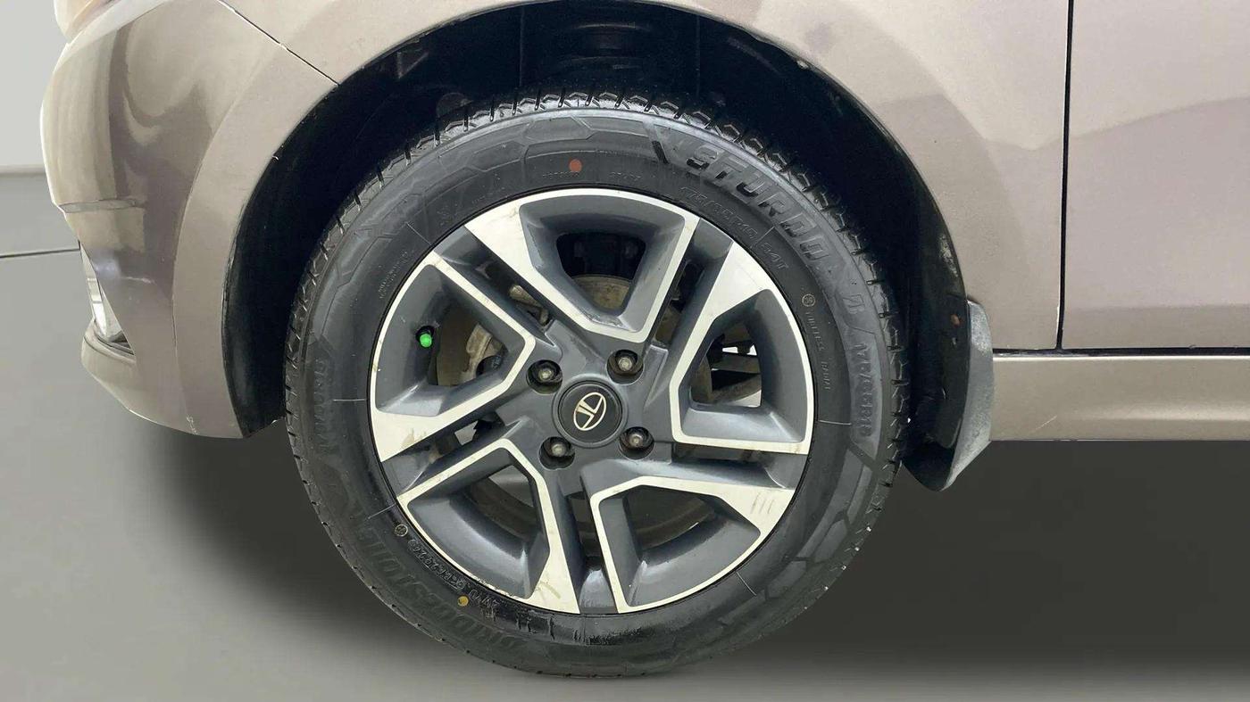 2017 Tata TIGOR XZA PETROL, Petrol, Automatic, 50,685 km, Left Front Wheel