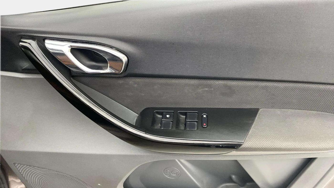 2017 Tata TIGOR XZA PETROL, Petrol, Automatic, 50,685 km, Driver Side Door Panels Control