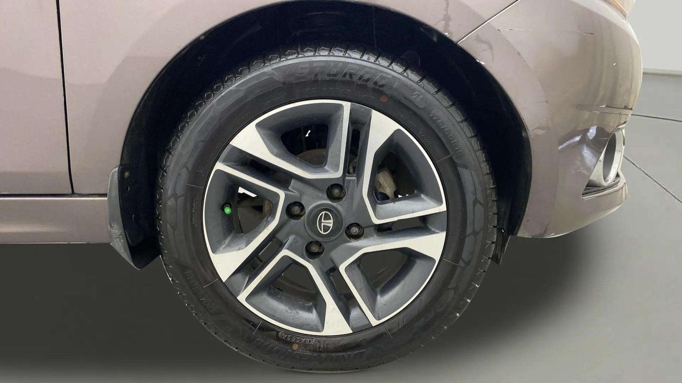 2017 Tata TIGOR XZA PETROL, Petrol, Automatic, 50,685 km, Right Front Wheel
