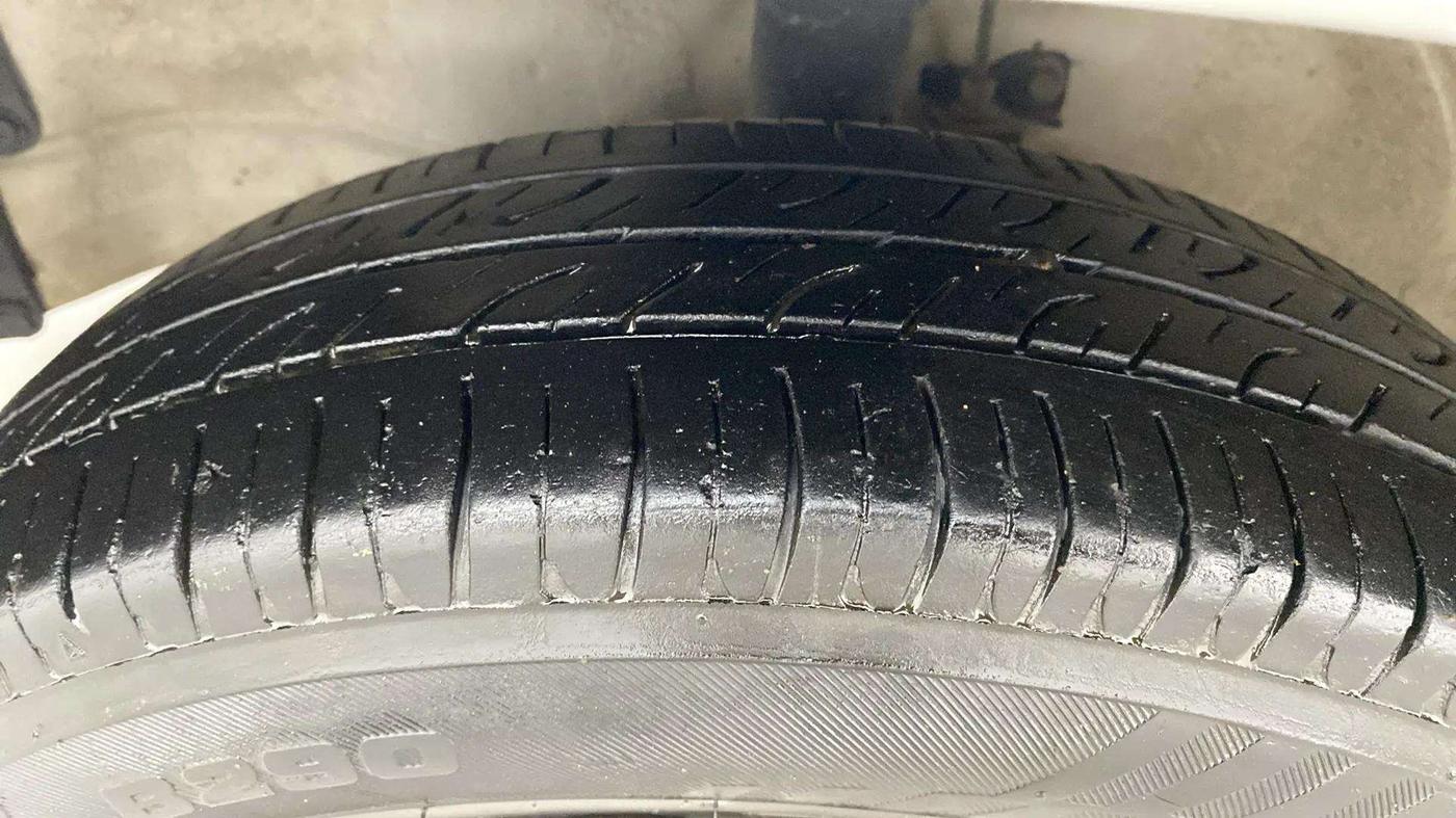 2018 Maruti Wagon R 1.0 LXI CNG, CNG, Manual, 51,213 km, Left Front Tyre Tread