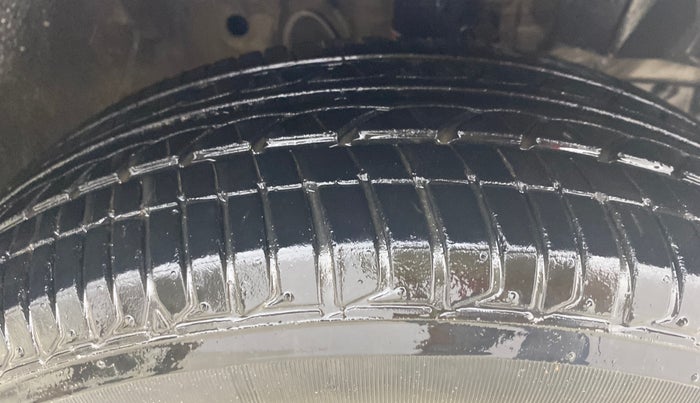 2016 Honda Jazz 1.2L I-VTEC V, Petrol, Manual, 82,632 km, Right Front Tyre Tread